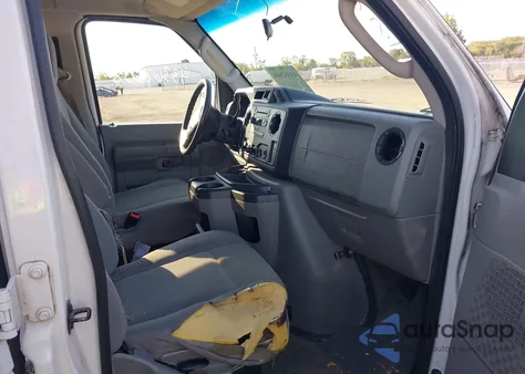 2011 Ford Econoline E350 Super Duty Wagon z USA, uszkodzony, nr VIN 1FBSS3BL7BDA75015